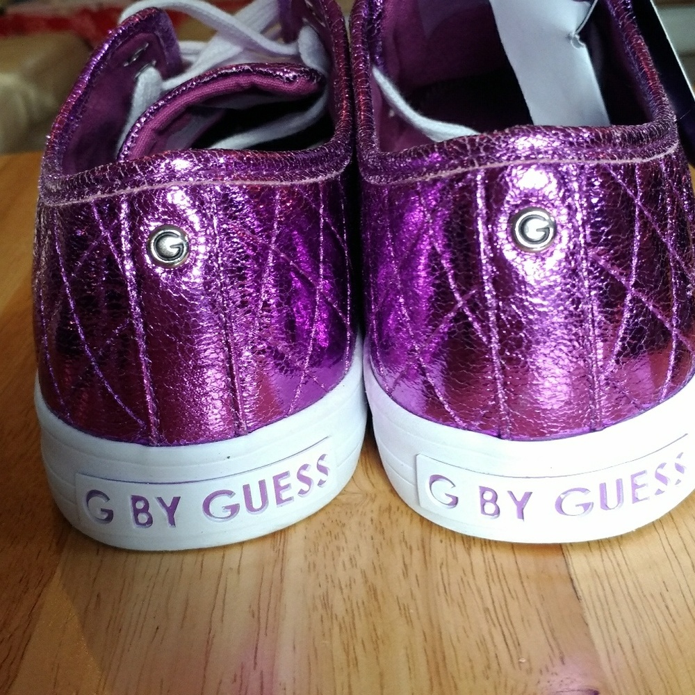 (NEW) GUESS Sneakers metallic purple (size 7) - Picture 8 of 8